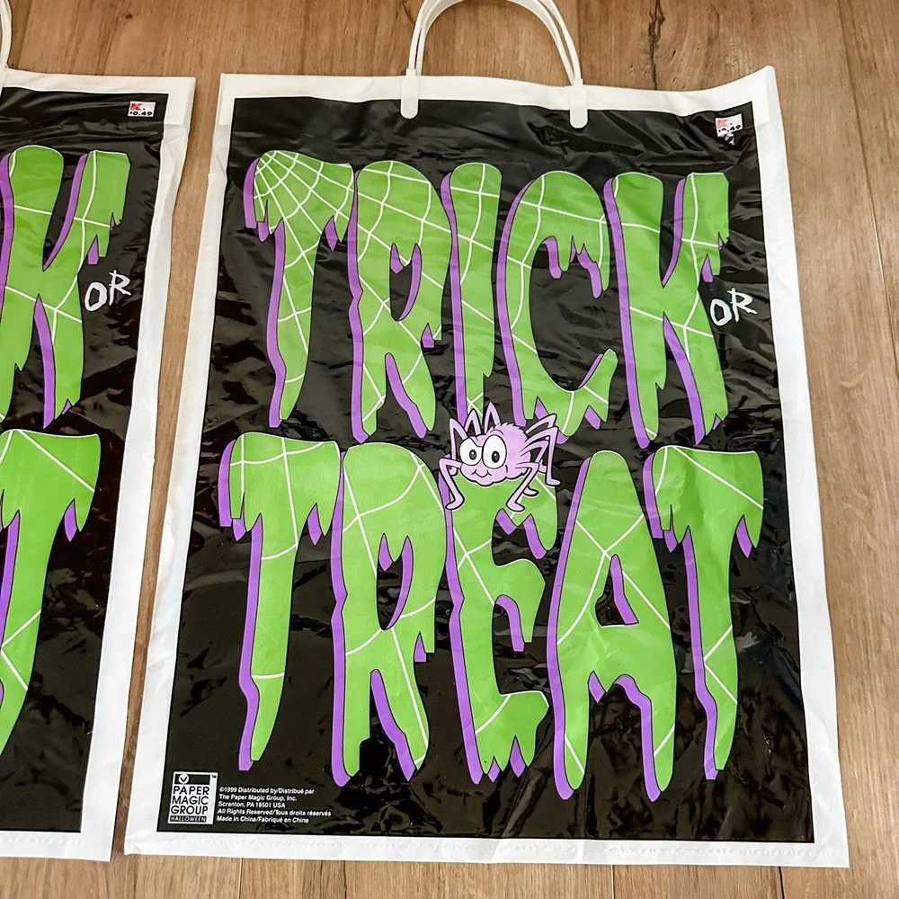 VTG (2) NEW 2005 Kmart Halloween Trick Or Treat Green Plastic Bags Handle